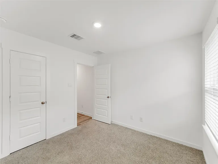 9515 Chelsea St — Photo 12