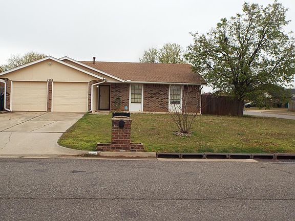 2nd image of 1220 Edinburg Dr