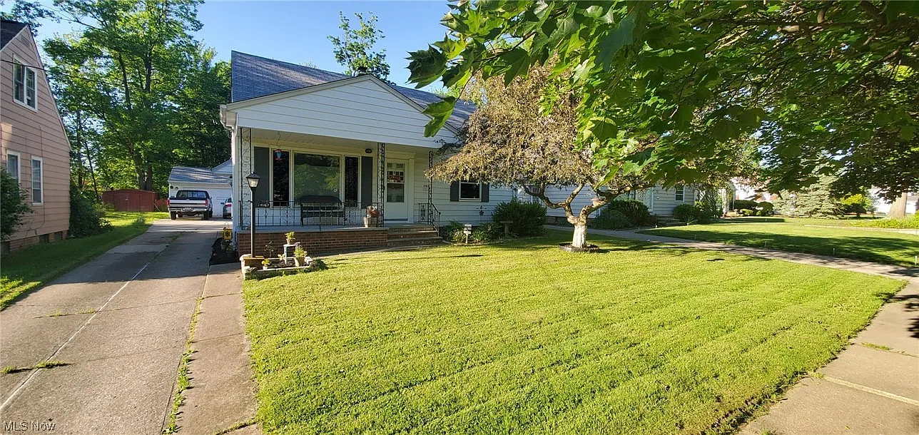 14167 Pease Rd photo 1