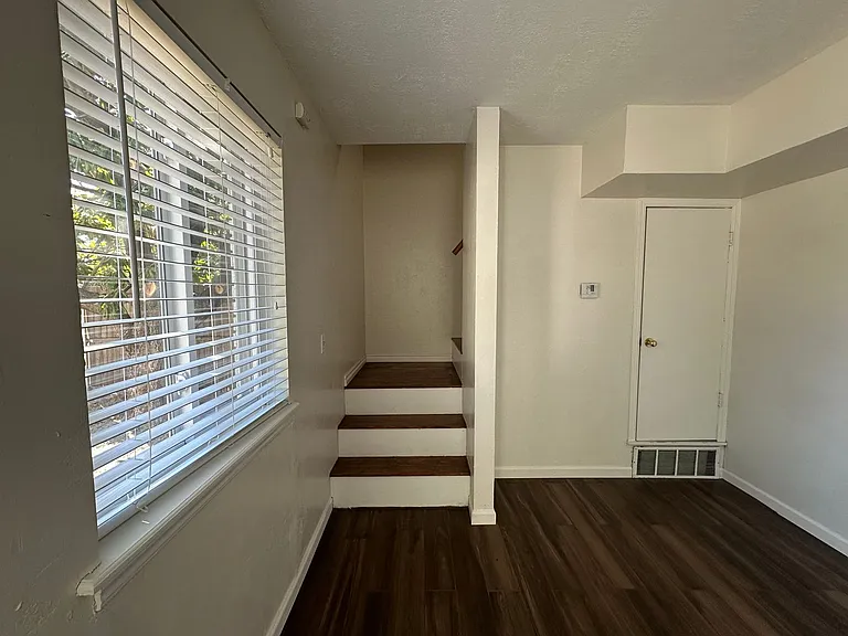 2108 Westchester Dr — Photo 18