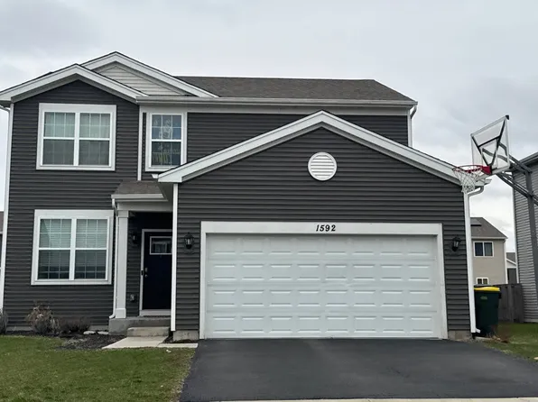 1592 Cedarwood Ln, Hampshire, IL 60140