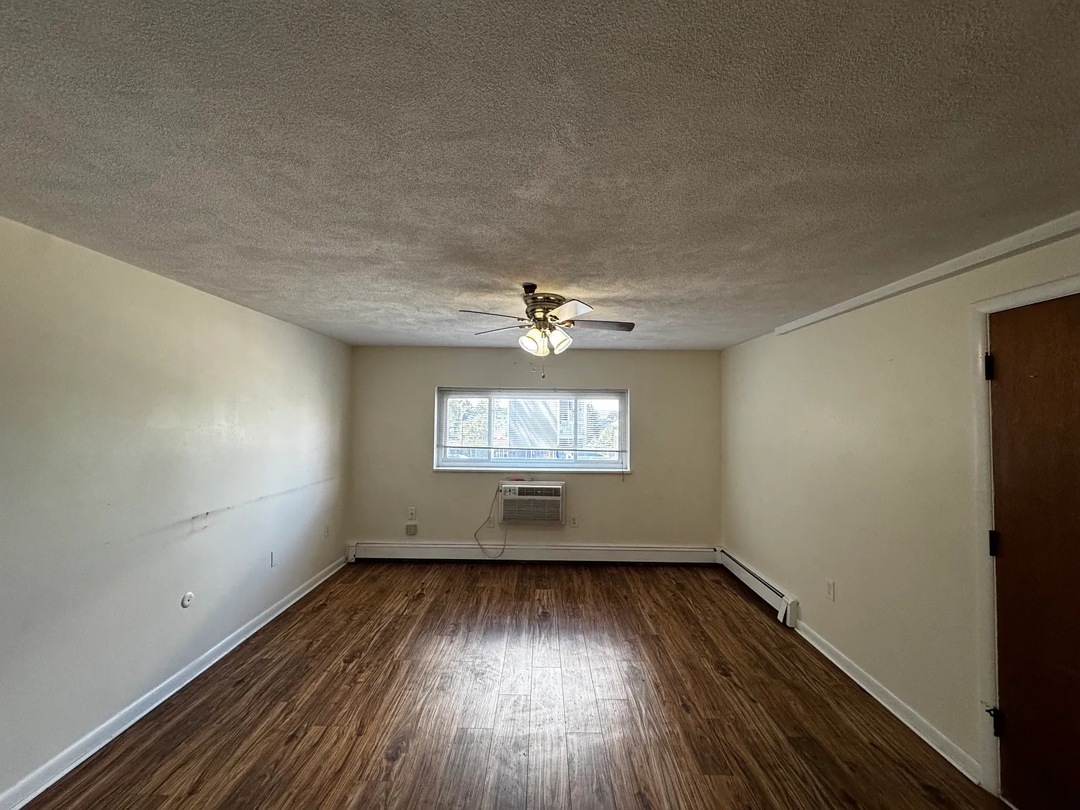 240 Belmont St — Photo 4