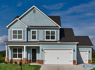 6225 Pembrook Pond Pl, Owens X Rds, AL 35763