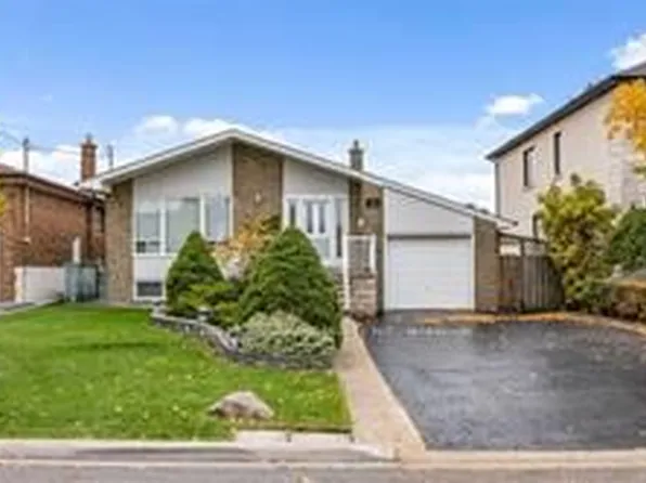 23 Gatesgill Cres, Toronto, ON M3M 1Y1