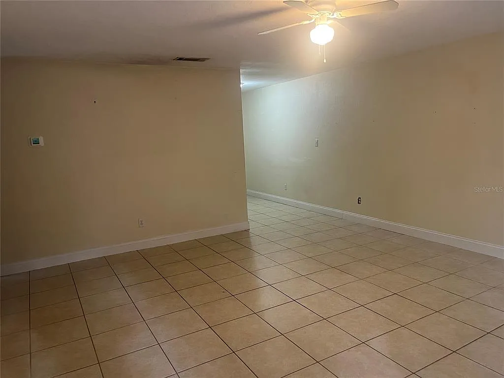 7200 SW 42nd Pl — Photo 2