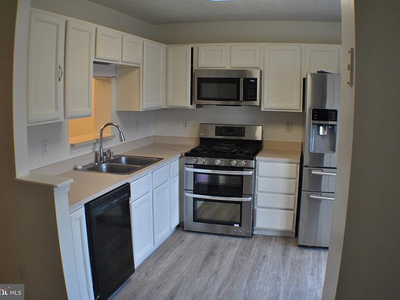 4th image of 127 Foxview Dr