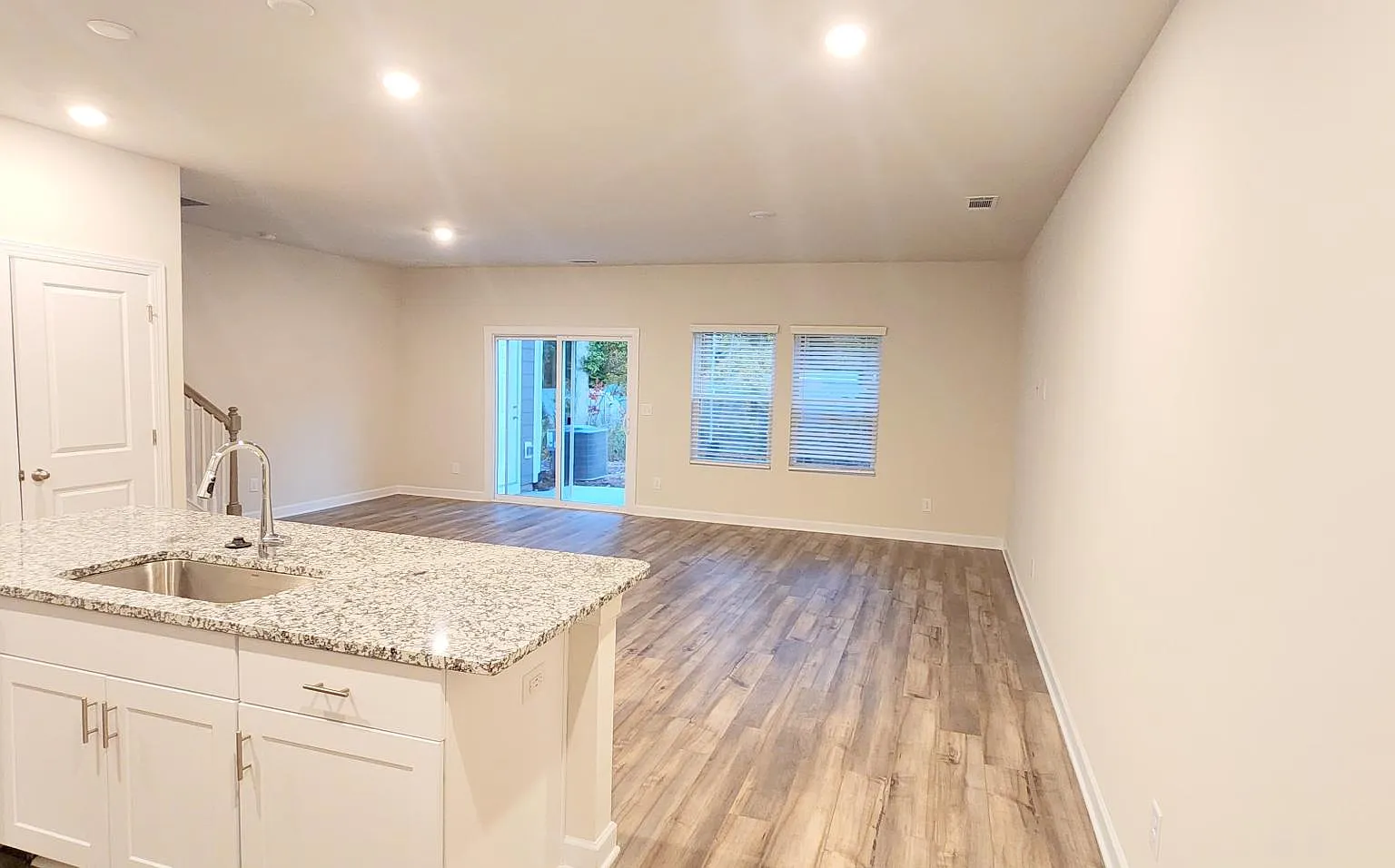 1012 Maltby St — Photo 3