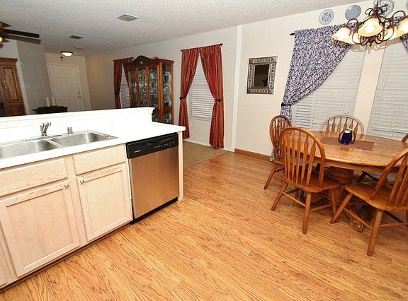 5th image of 4508 Bellcrest Dr