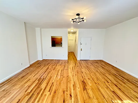 Living room, photo 1