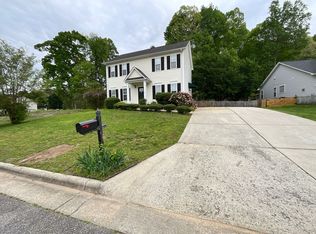 3392 Valley Crossing Dr, Greensboro, NC 27410