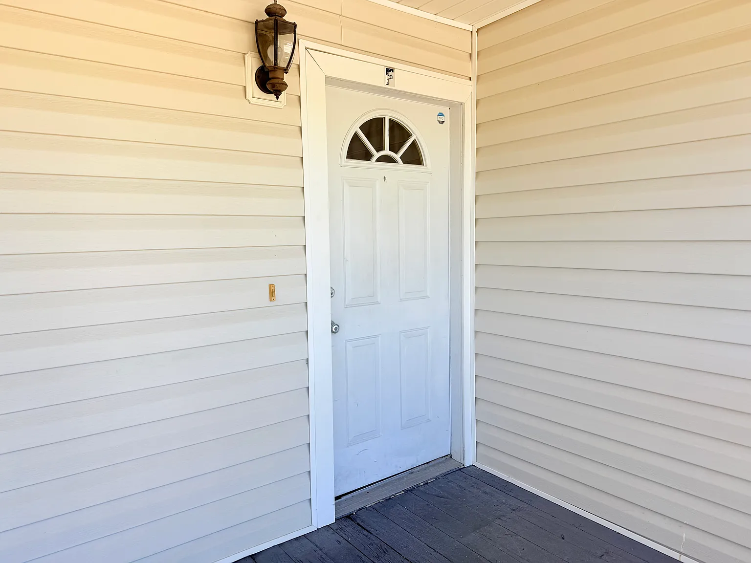 2 bed, $1,200 — Photo 1