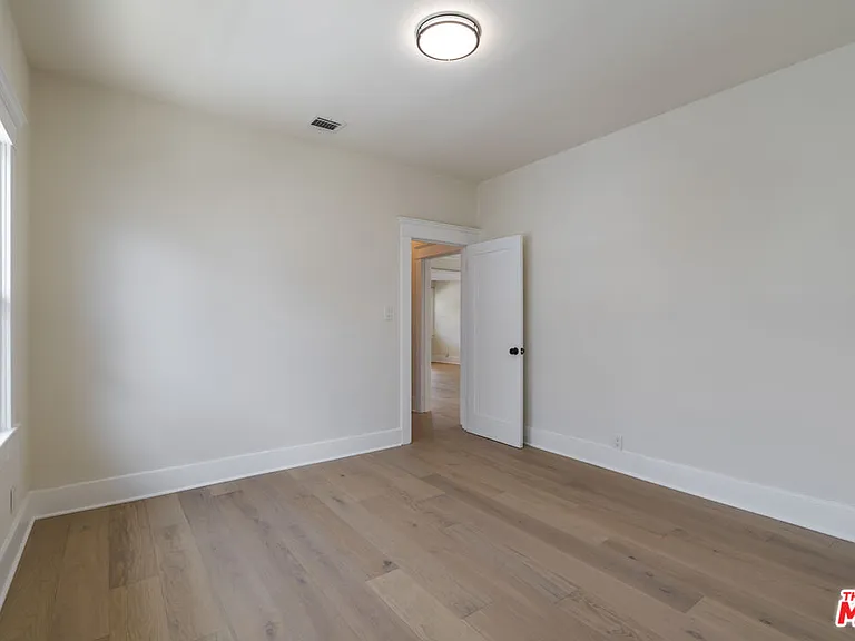 1828 W 41st Pl — Photo 22