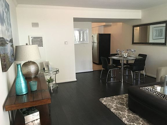 4th image of 14905 Dickens St APT 17