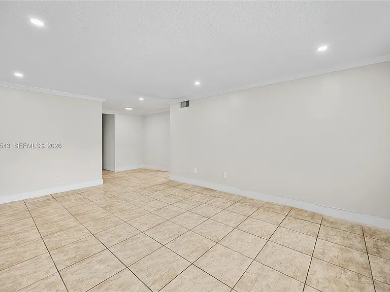 5141 Hollywood Blvd #209 — Photo 9