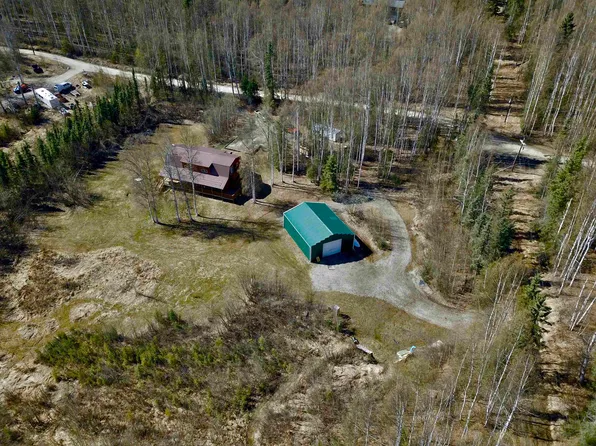 890 Amanita Rd, Fairbanks, AK 99712
