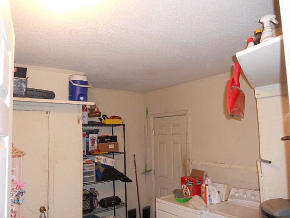4th image of 163 Ross Dr