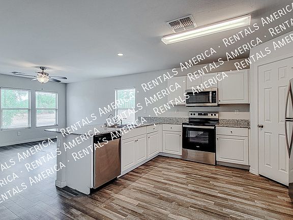 4th image of 229 E Watson Pl