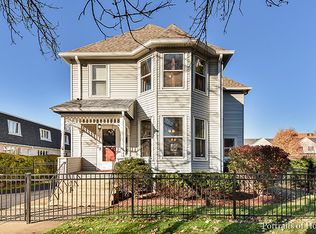 1202 Curtiss St, Downers Grove, IL 60515