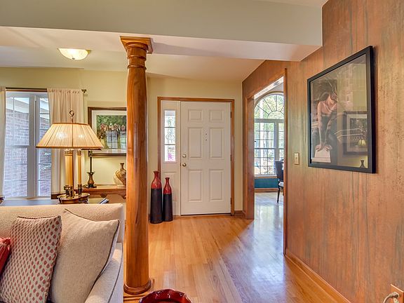 3rd image of 8008 Wexford Ct