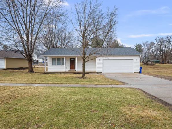 236 W Church St, Kewanee, IL 61443