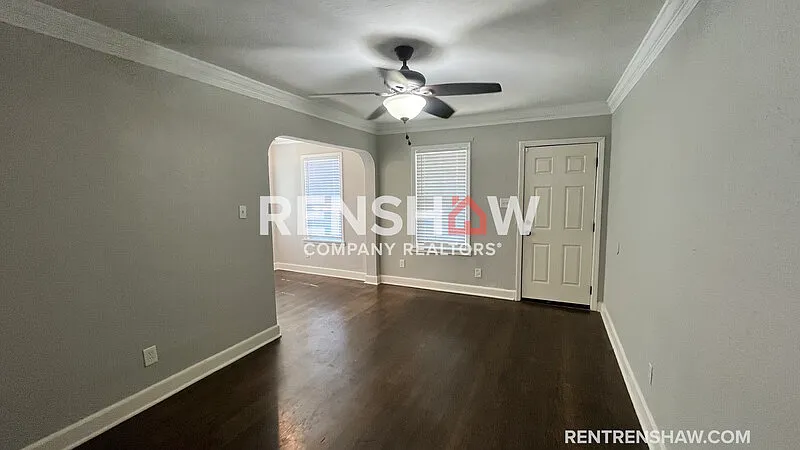 2 bed, 1.0 bath, 820 sqft, $1,300 — Photo 2