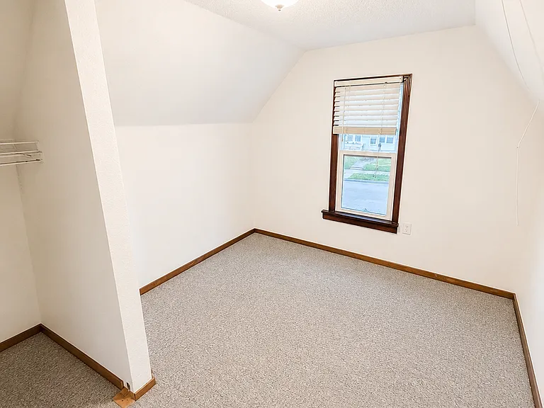2210 Aldrich Ave N — Photo 17