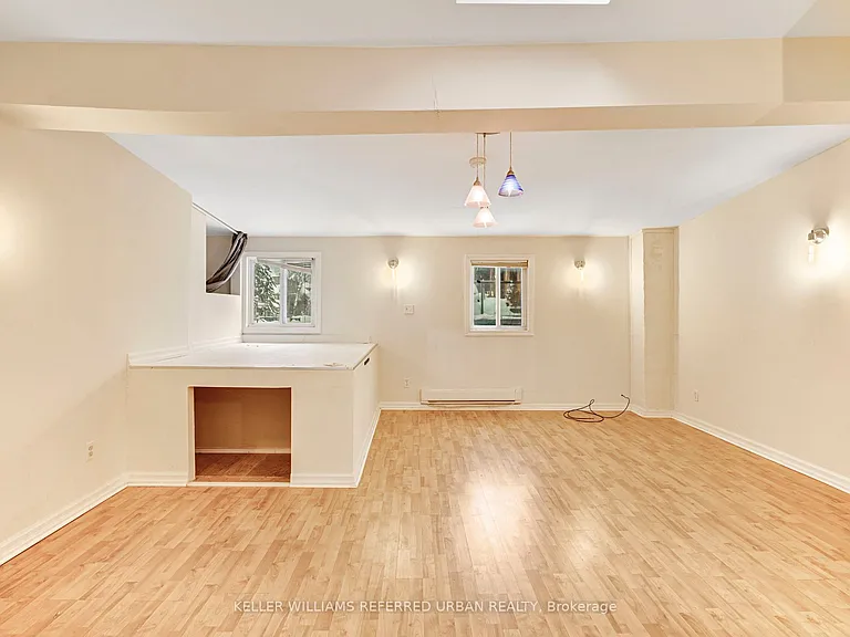 66 Dunlop St W — Photo 7