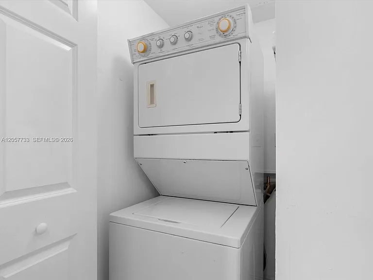 1745 E Hallandale Beach Blvd #2007W — Photo 41
