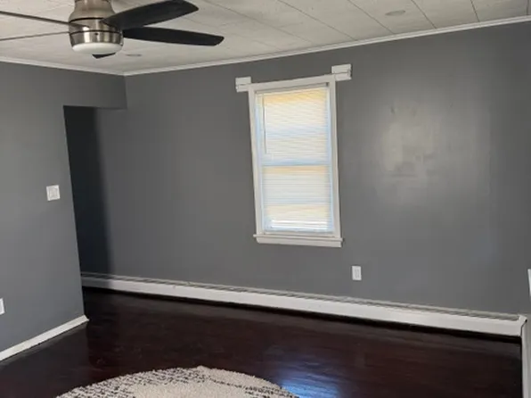 11 Heath St, Ewing, NJ 08638