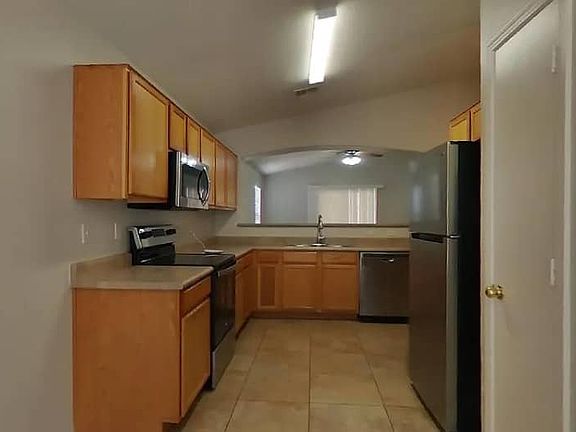 5th image of 3410 W Wayland Dr