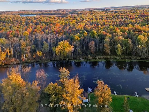 2nd image of 49 River Rd W