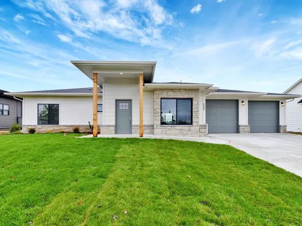 5242 N Colonial Ave, Bel Aire, KS 67226