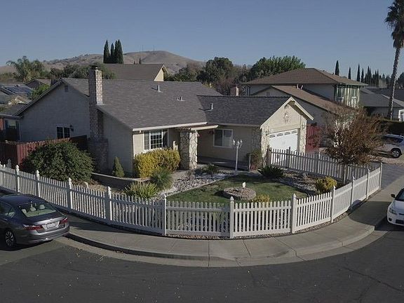 3rd image of 758 Sequoia Drive