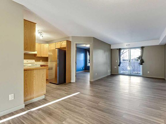 5th image of 103 S Strathaven Dr #423