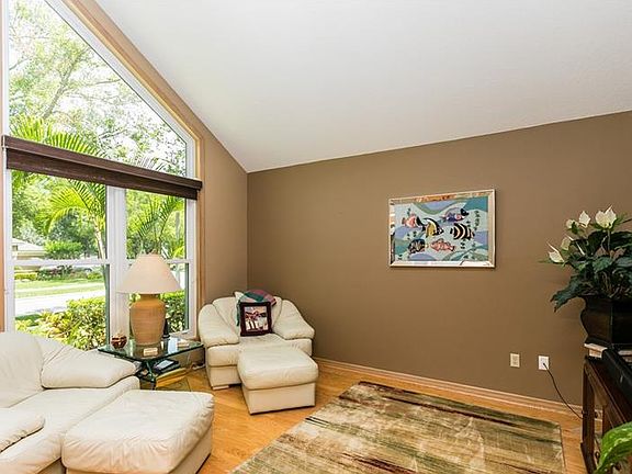3rd image of 6600 Cristina Marie Dr