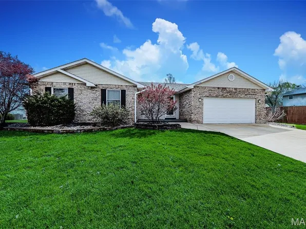 1130 Chancellor Dr, Edwardsville, IL 62025