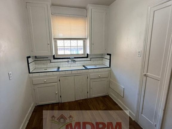 5th image of 4830 Grayton St #2N