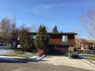 7430 Lakeview Ct, Colstrip, MT 59323