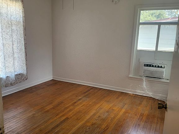 3rd image of 626 Storeywood Dr