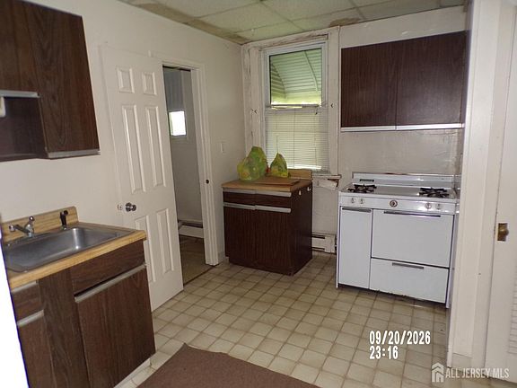 5th image of 91 4th St