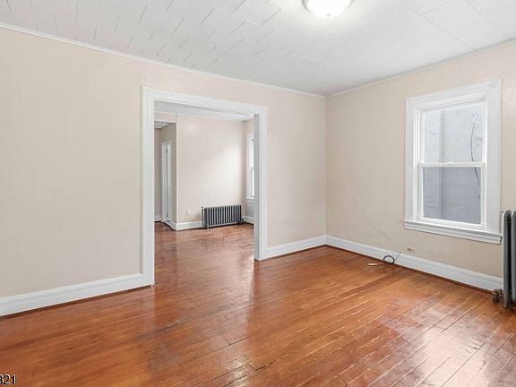5th image of 164 E Blackwell St