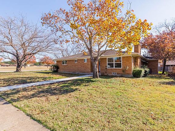 3rd image of 8446 Bocowood Dr