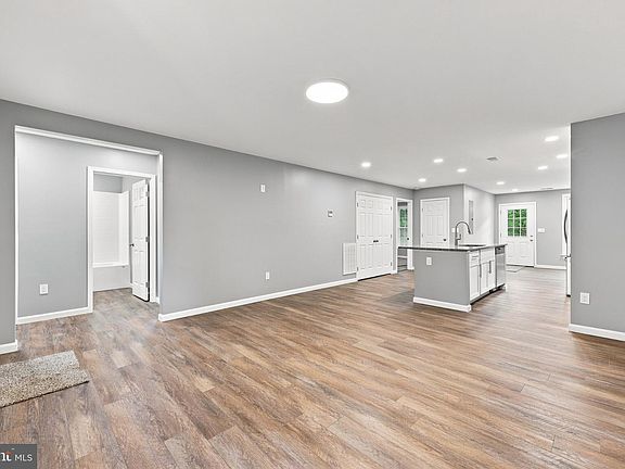 4th image of 312 Brookdale Ave