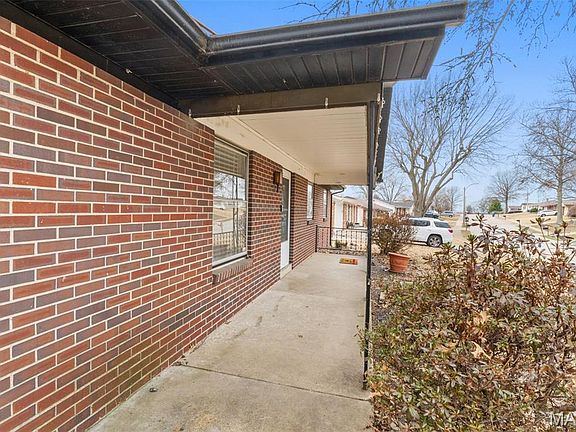 5th image of 11424 Burgess Ave