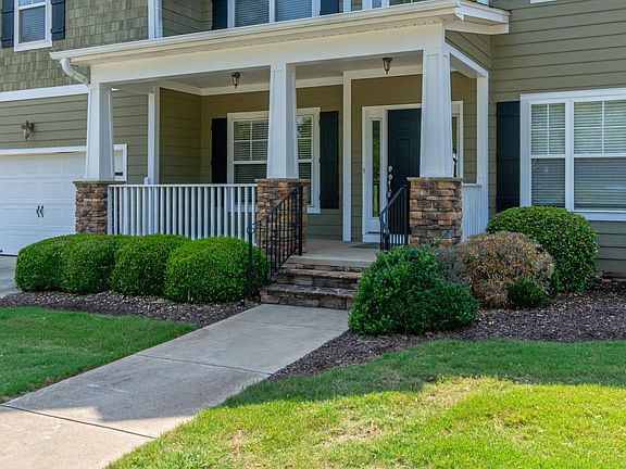 2nd image of 6 Moss Wood Cir