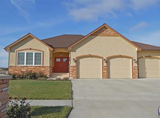 4427 SW Legacy Ln, Topeka, KS 66610