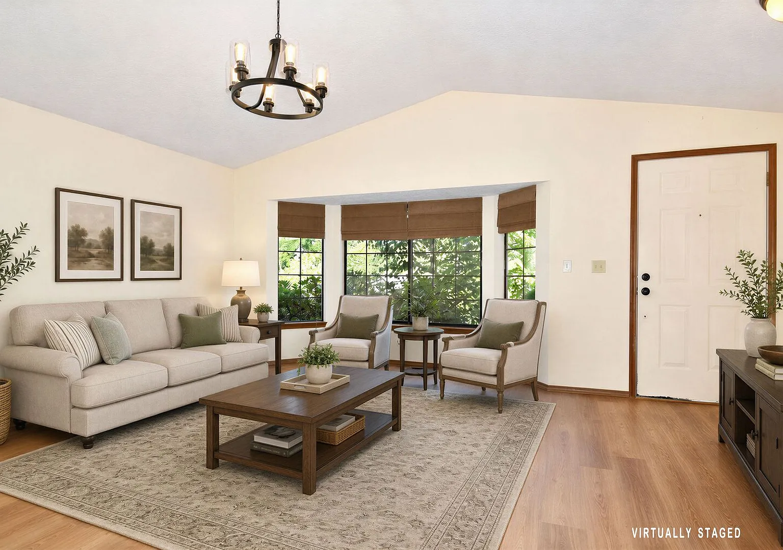 Bright West Portland 3 Bedroom Home on Cul-de-Sac with Vaulted Living Room, Large Deck & Spacious... — Photo 2