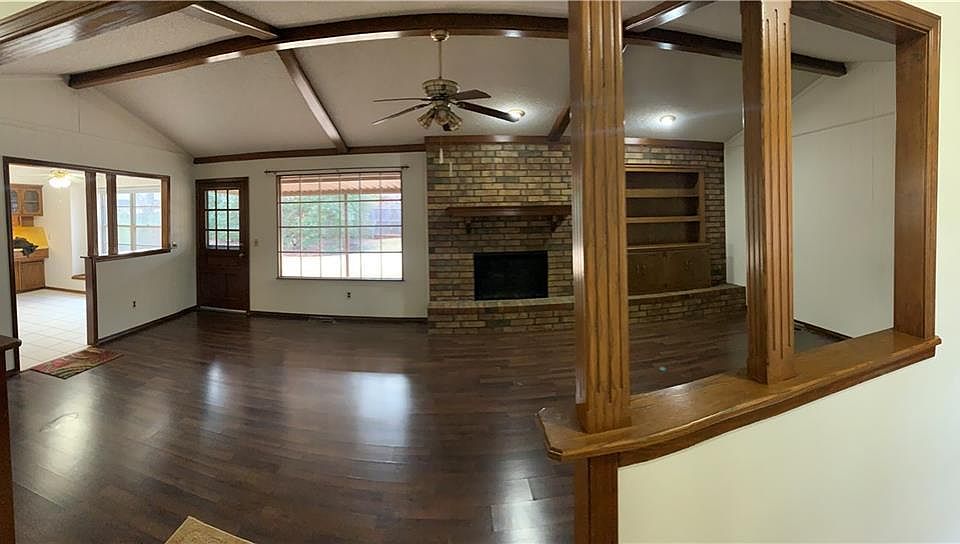 2nd image of 1012 W 9th Street Pl #2