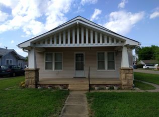 842 E 2nd St, Cushing, OK 74023