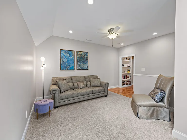 7322 Swansea Ln — Photo 6